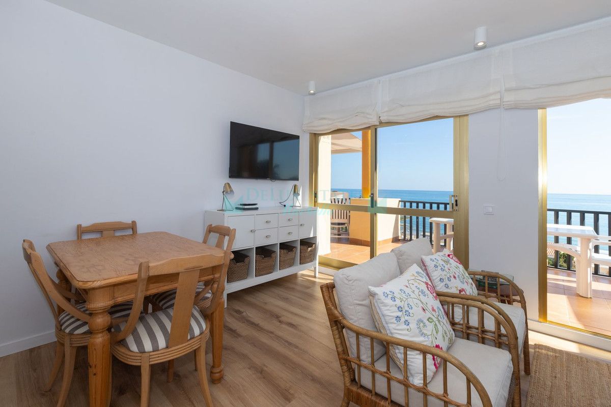 Penthouse for sale in Elviria, Marbella East