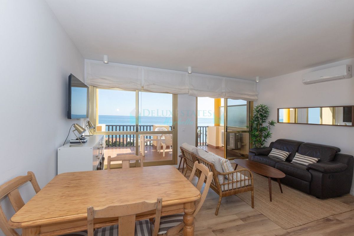 Penthouse for sale in Elviria, Marbella East