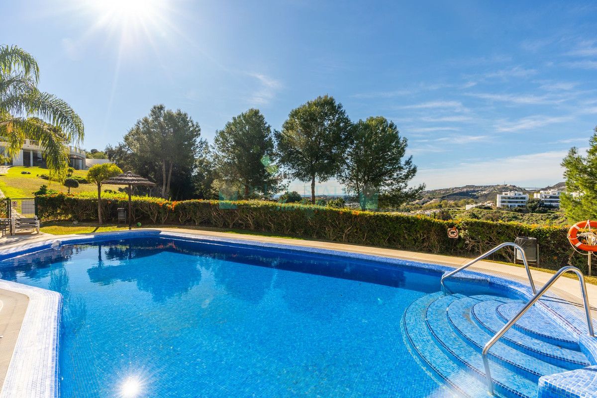 Apartamento en venta en Los Arqueros, Benahavis