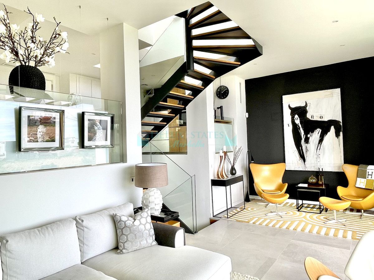 Semi Detached Villa for sale in Cabopino, Marbella East