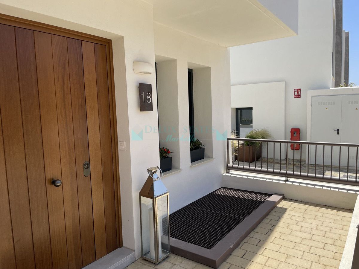 Semi Detached Villa for sale in Cabopino, Marbella East