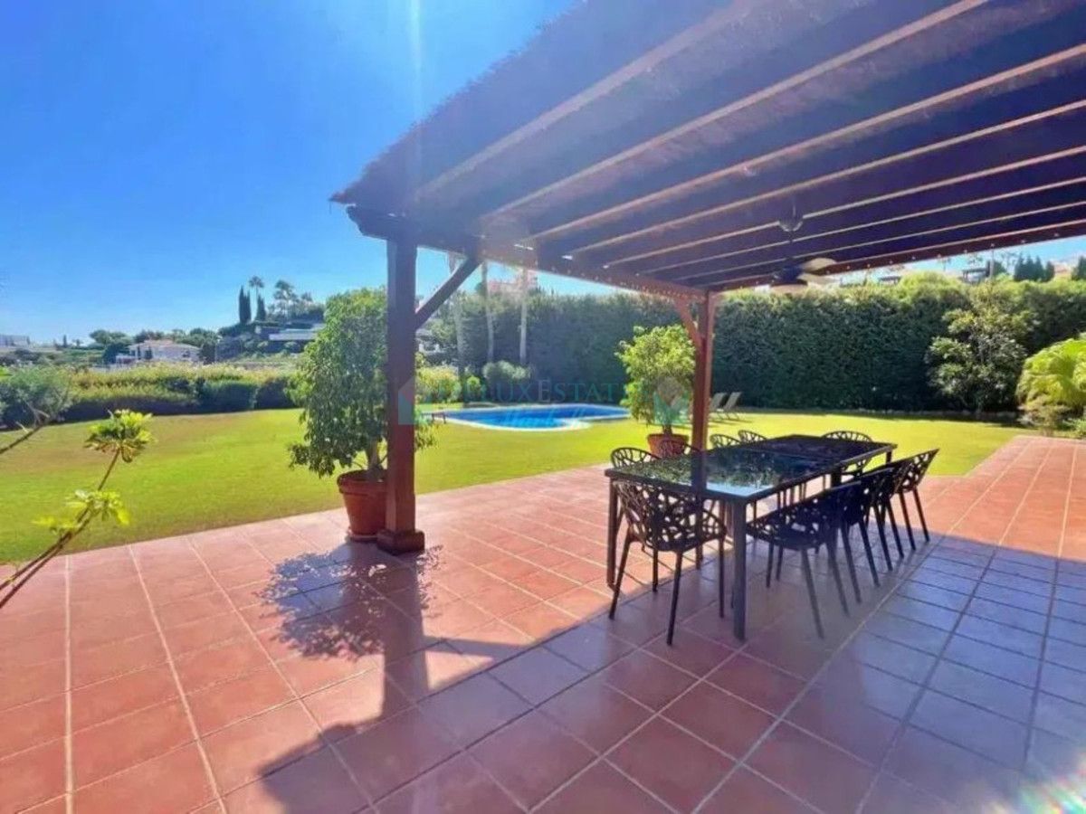 Villa for sale in Los Flamingos, Benahavis