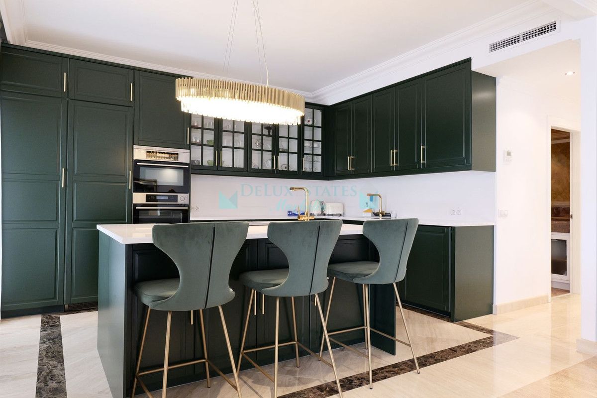 Penthouse for sale in Marbella - Puerto Banus