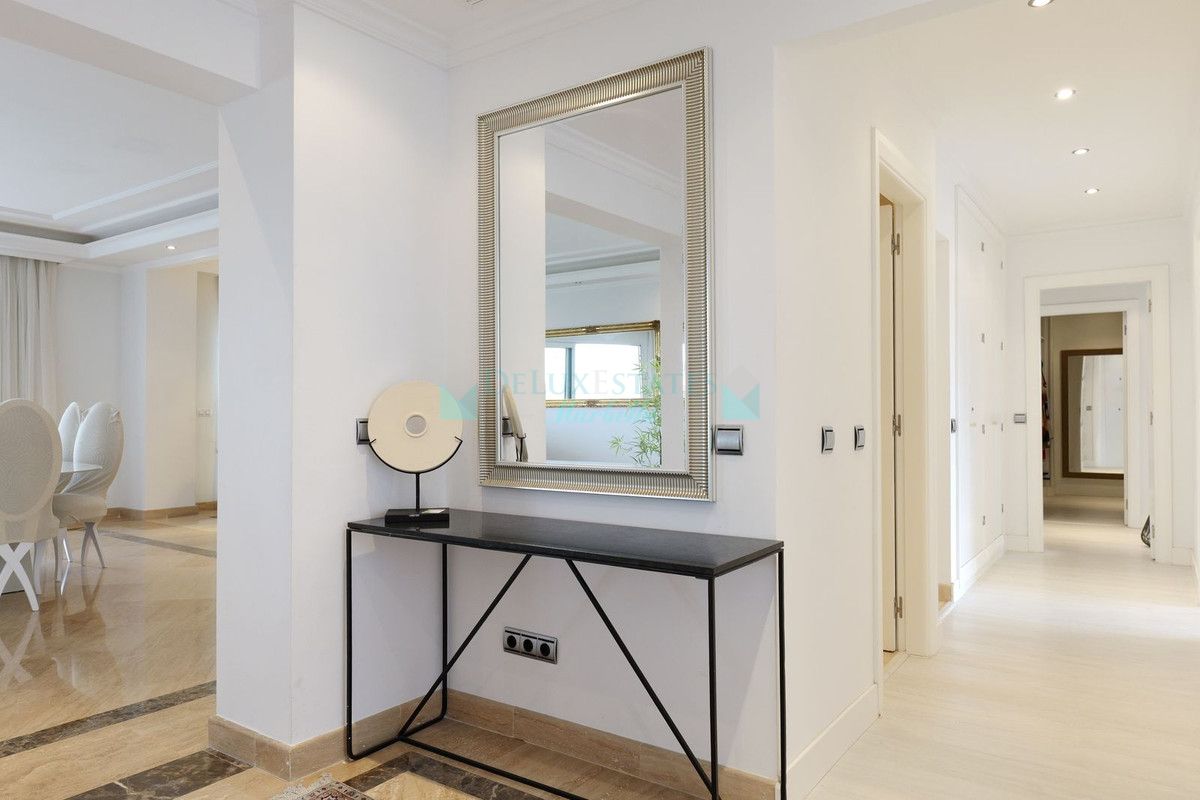 Penthouse for sale in Marbella - Puerto Banus