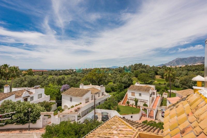 Villa for sale in El Rosario, Marbella East