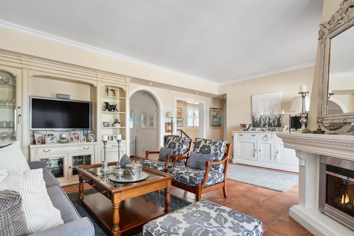 Town House for sale in Nueva Andalucia