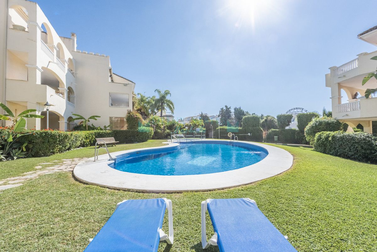 Apartamento en venta en Estepona