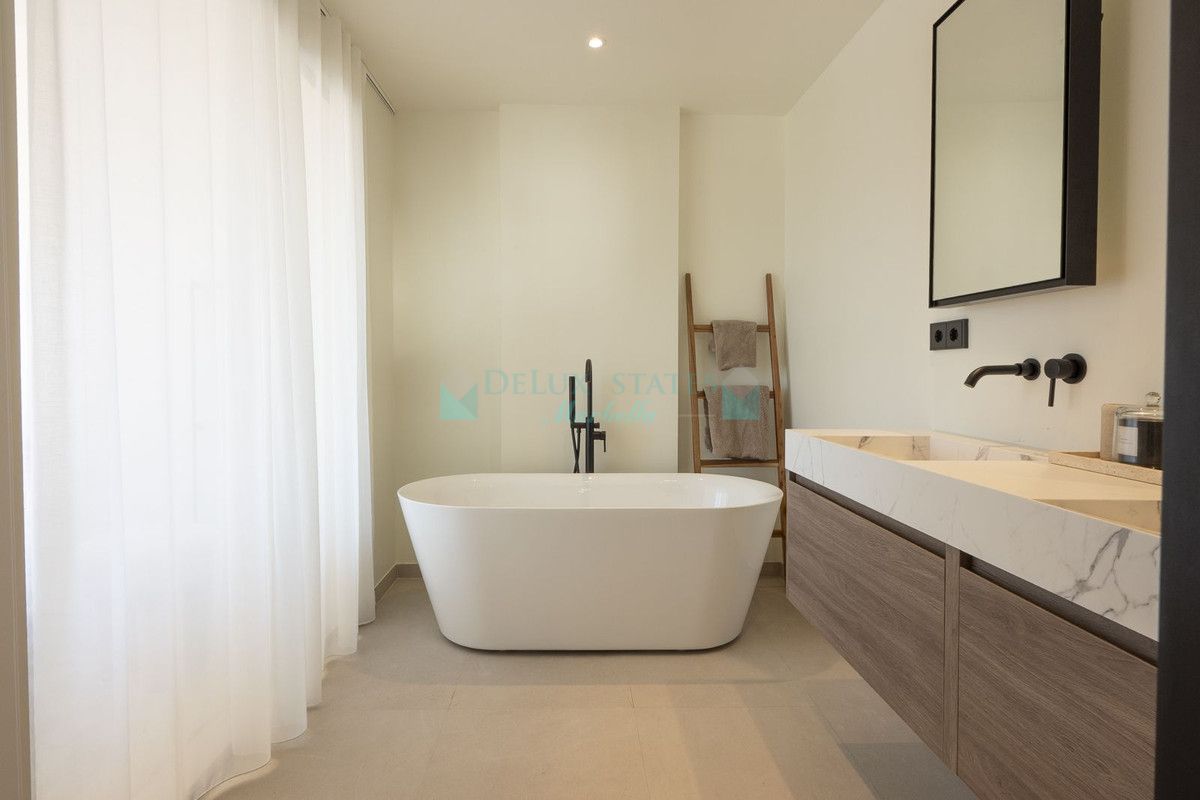 Penthouse for sale in Benahavis