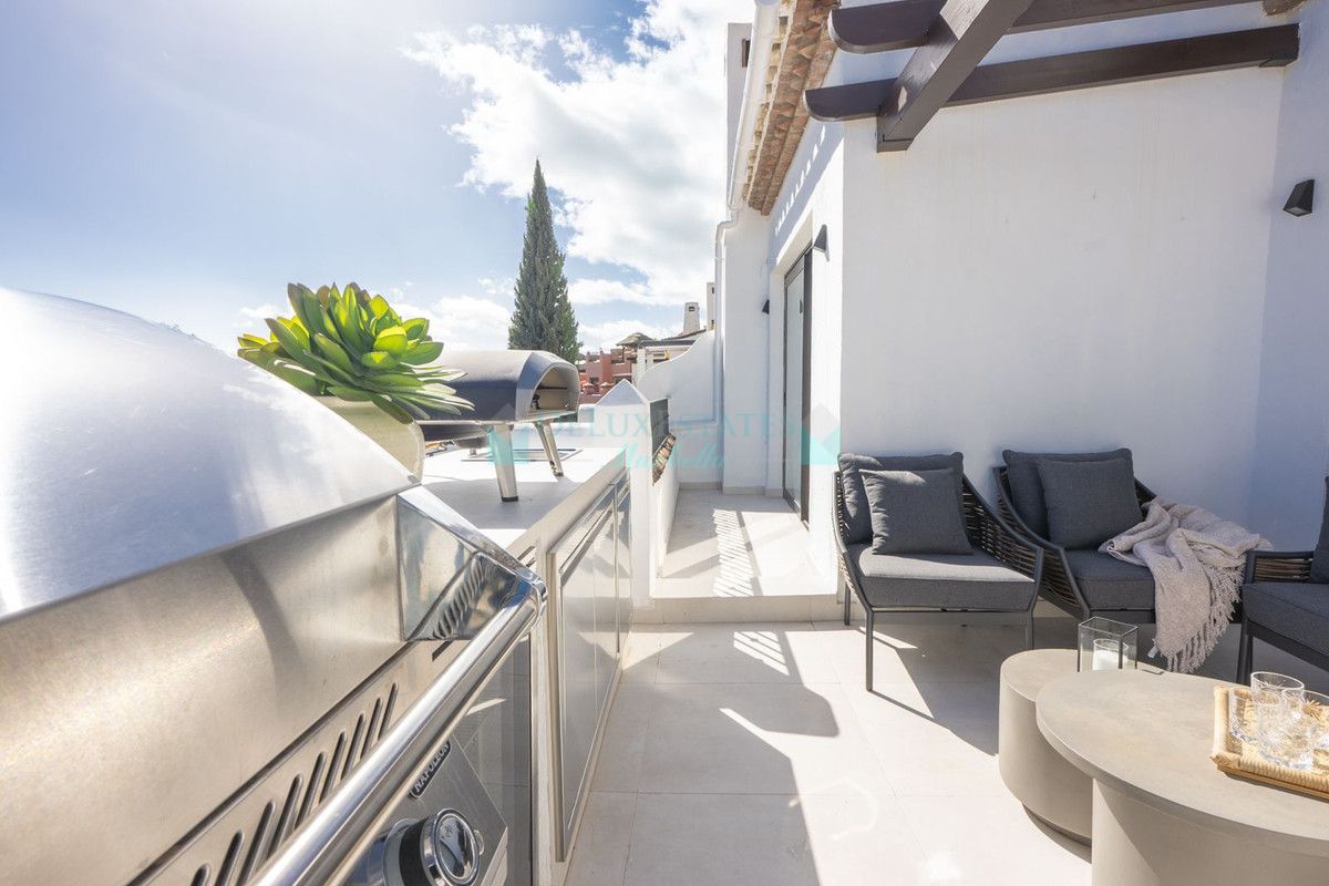 Penthouse for sale in Benahavis