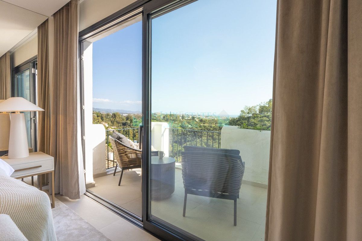 Penthouse for sale in Benahavis