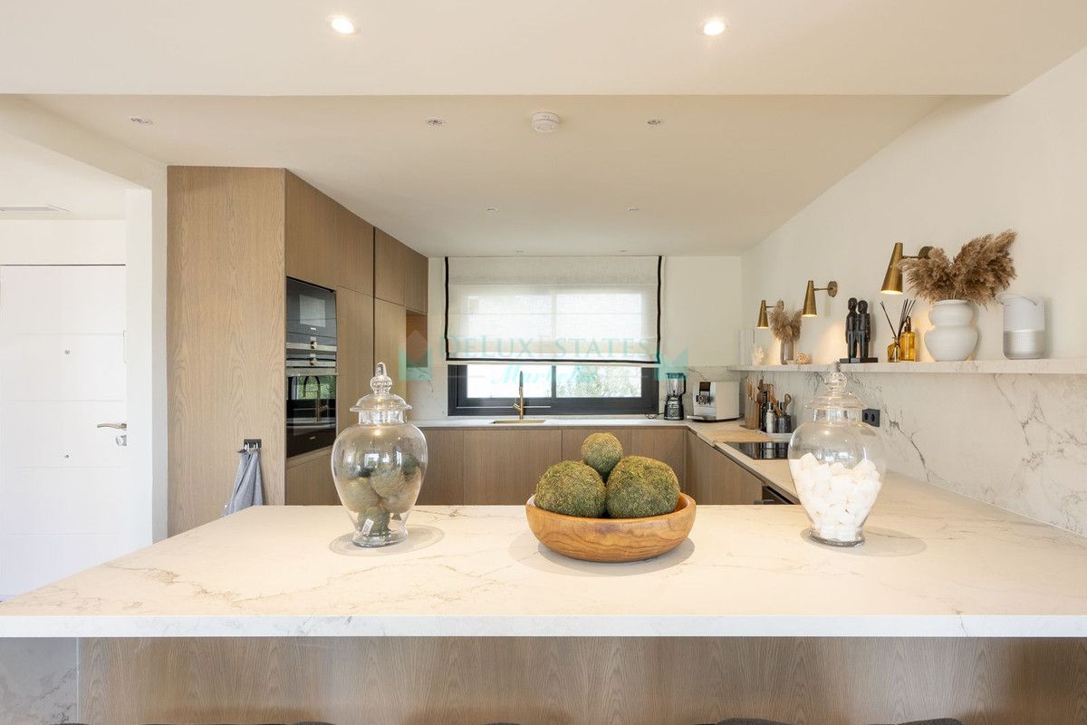 Penthouse for sale in Benahavis