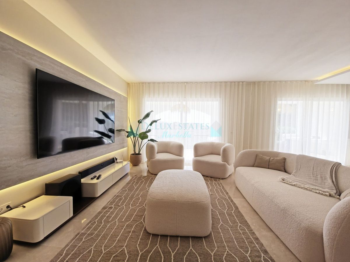 Apartment for sale in Benahavis