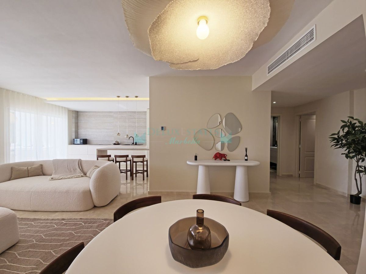 Apartment for sale in Benahavis