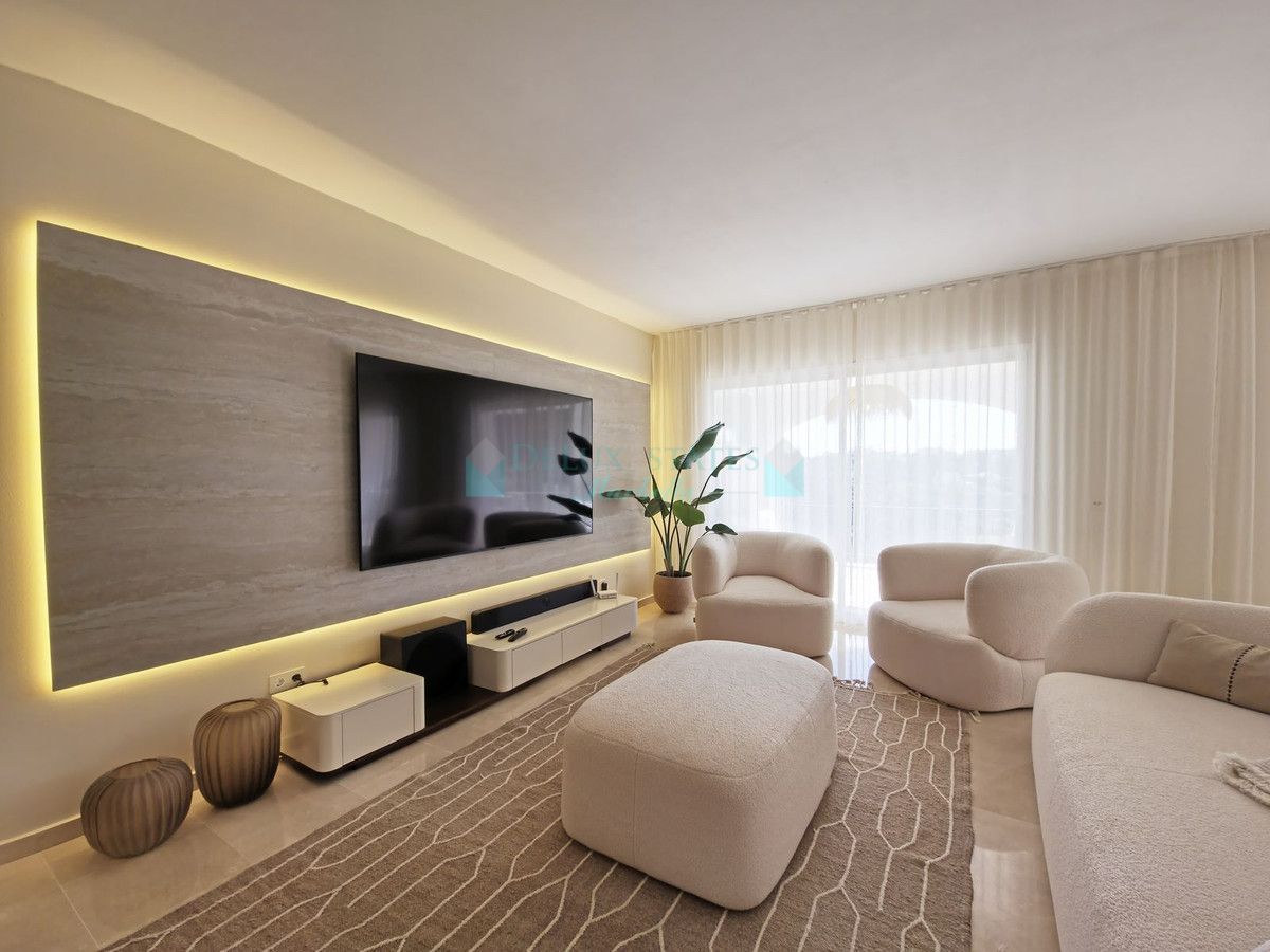 Apartment for sale in Benahavis