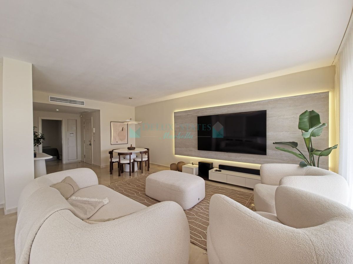 Apartment for sale in Benahavis