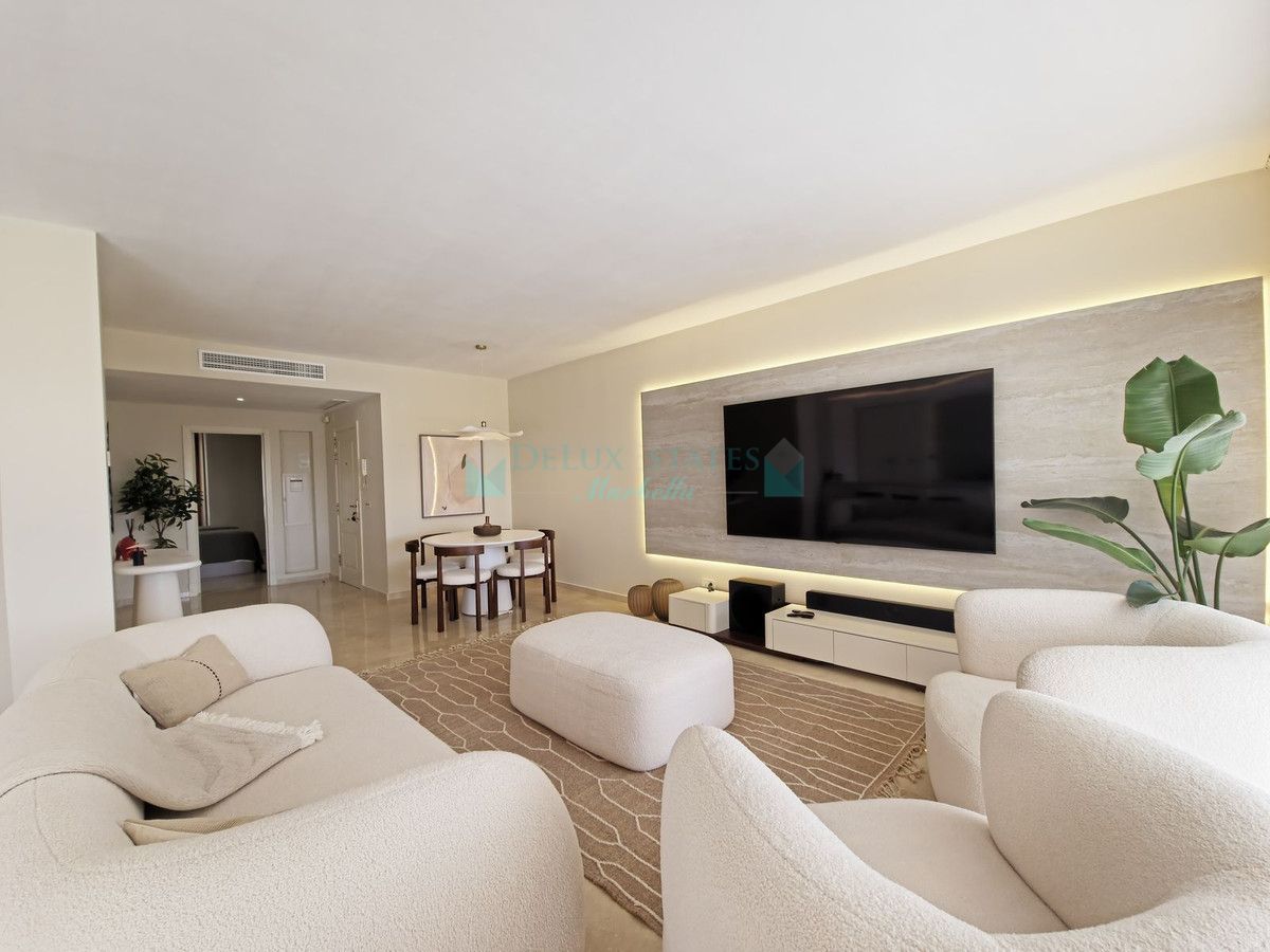 Apartment for sale in Benahavis