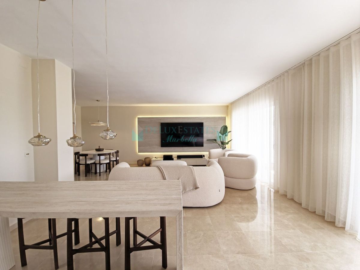 Apartment for sale in Benahavis