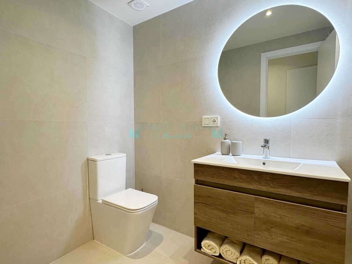 Apartment for sale in El Paraiso, Estepona