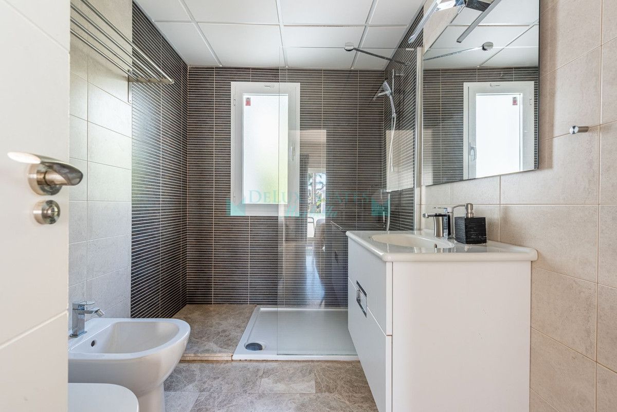 Semi Detached Villa for sale in Nueva Andalucia