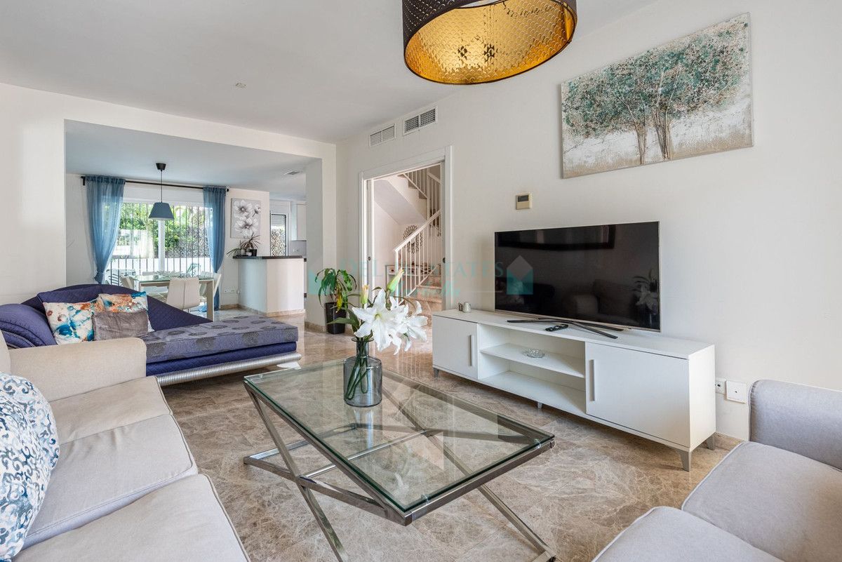 Semi Detached Villa for sale in Nueva Andalucia