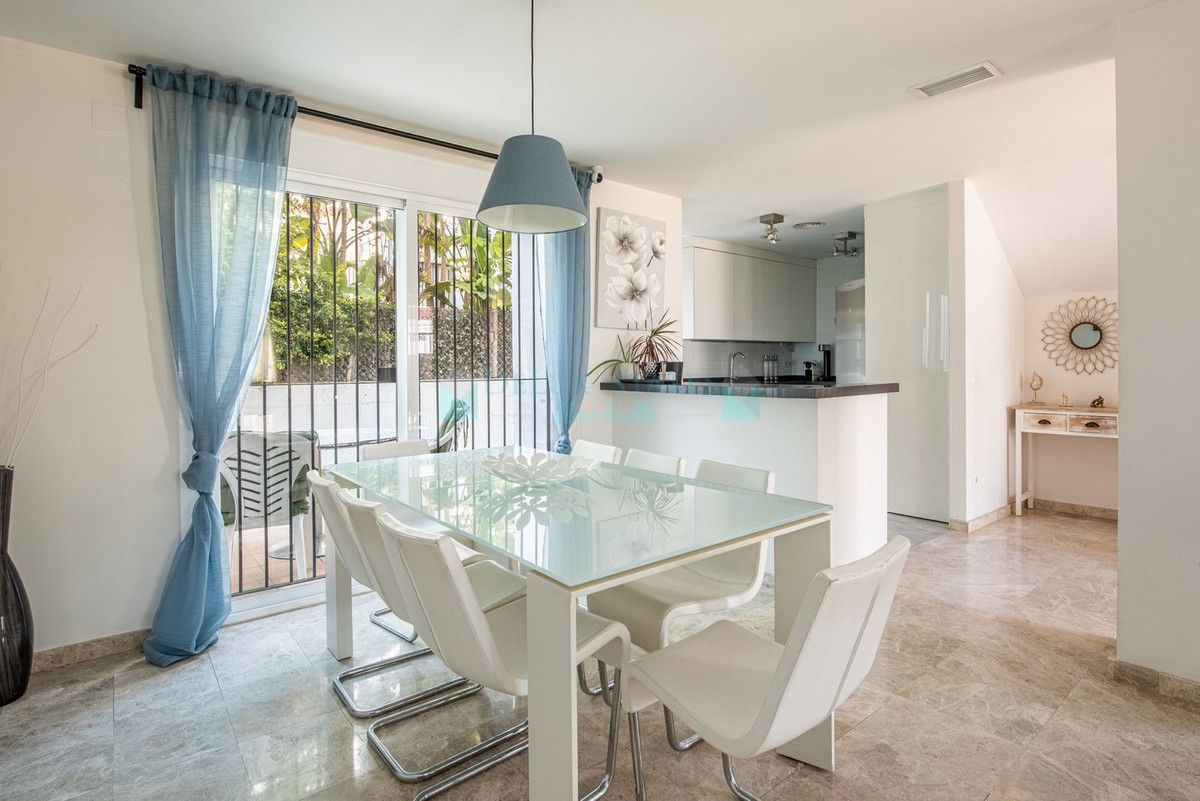 Semi Detached Villa for sale in Nueva Andalucia