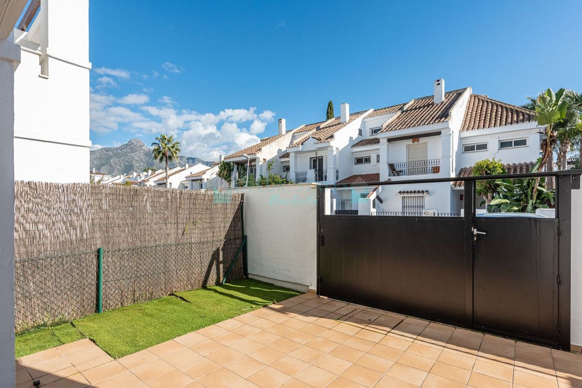 Semi Detached Villa for sale in Nueva Andalucia