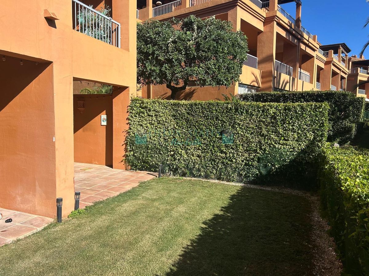 Ground Floor Apartment for sale in Benahavis