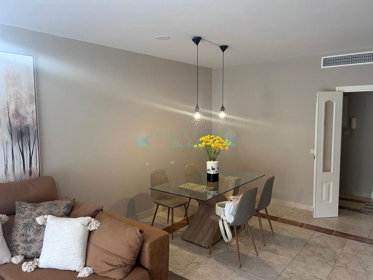 Ground Floor Apartment for sale in Benahavis