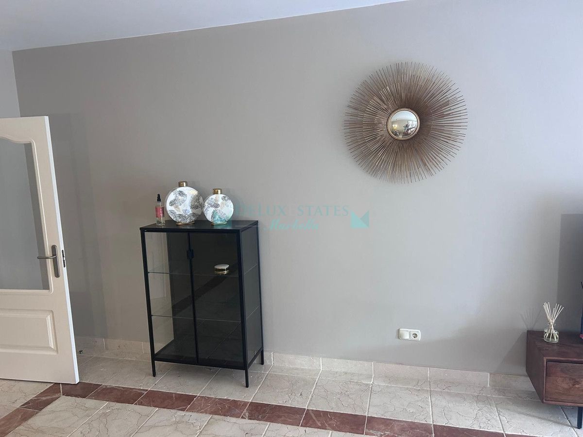 Ground Floor Apartment for sale in Benahavis