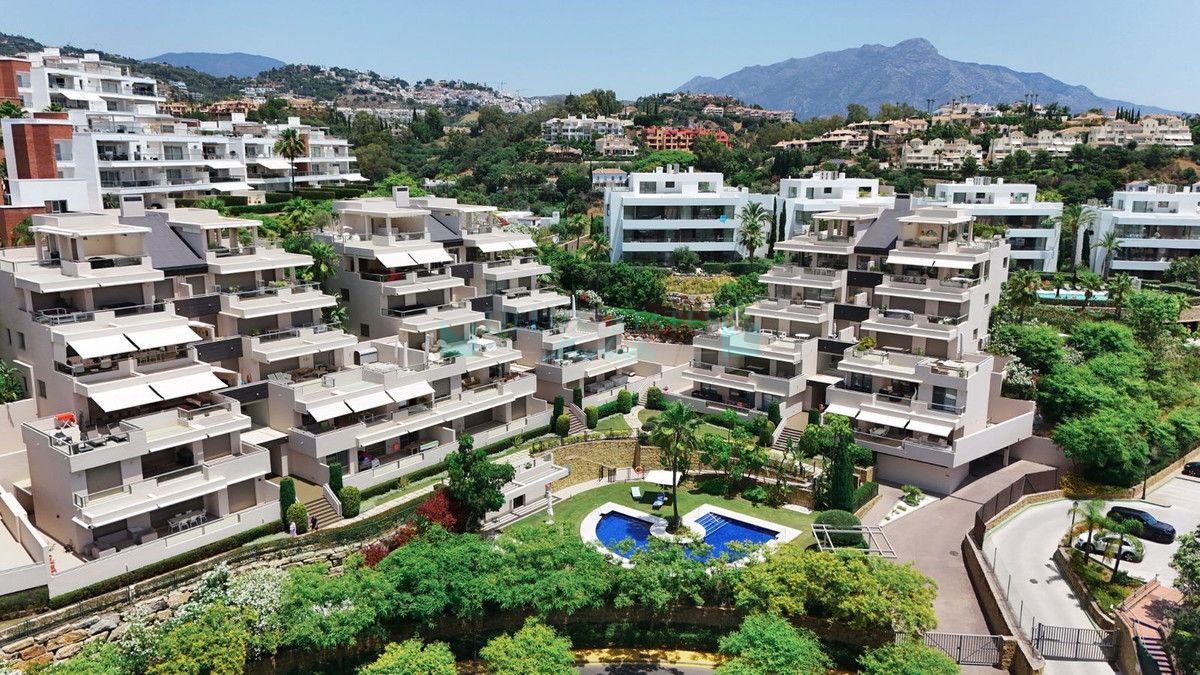 Apartment for sale in Benahavis