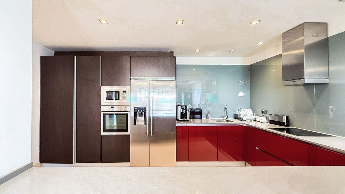 Apartment for sale in Benahavis