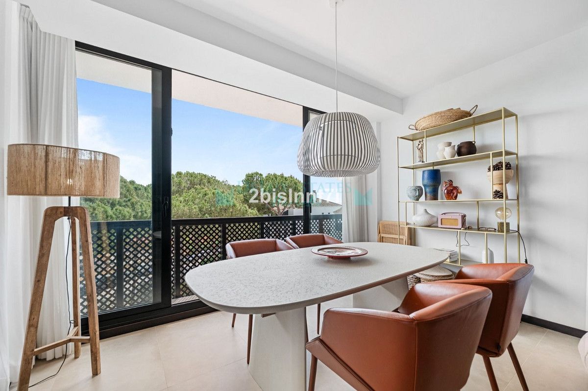 Penthouse for sale in Elviria, Marbella East