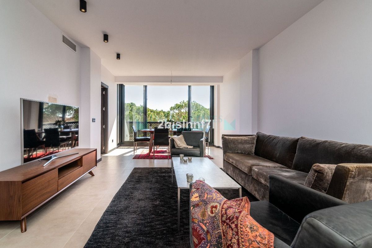 Penthouse for sale in Elviria, Marbella East