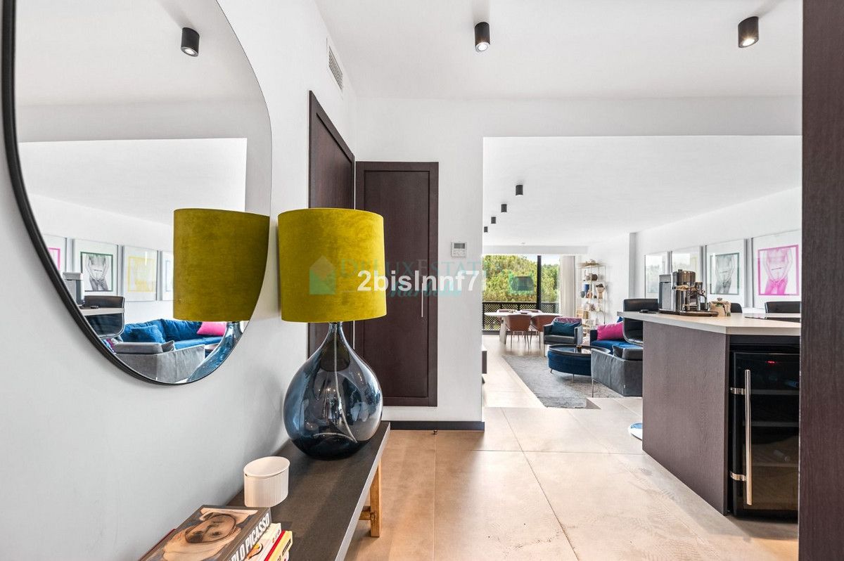 Penthouse for sale in Elviria, Marbella East