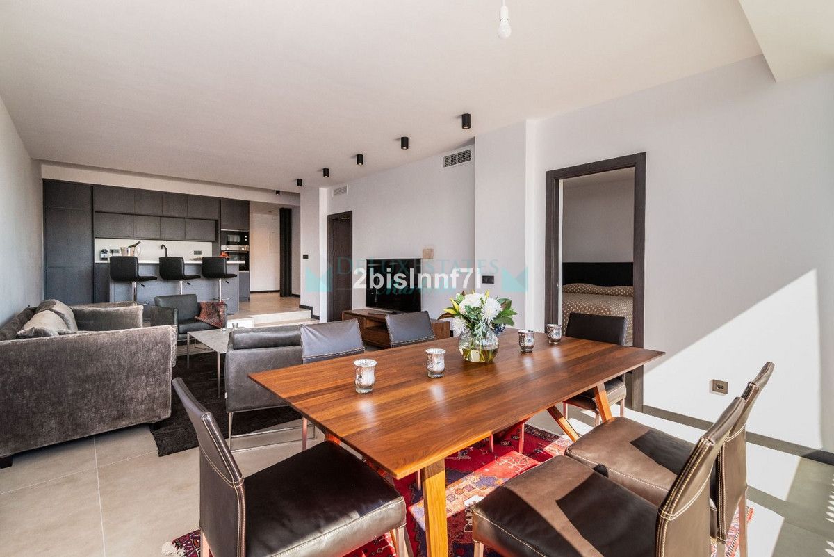 Penthouse for sale in Elviria, Marbella East