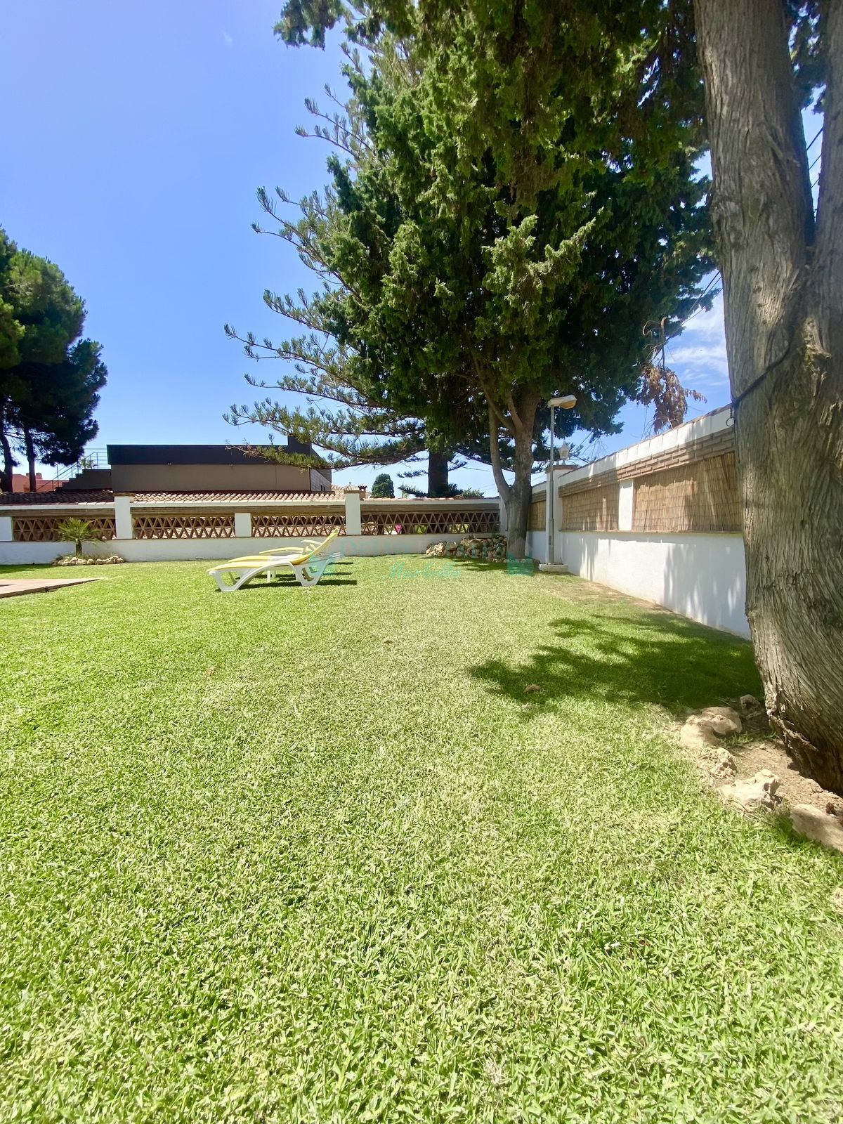 Villa en alquiler en Costabella, Marbella Este