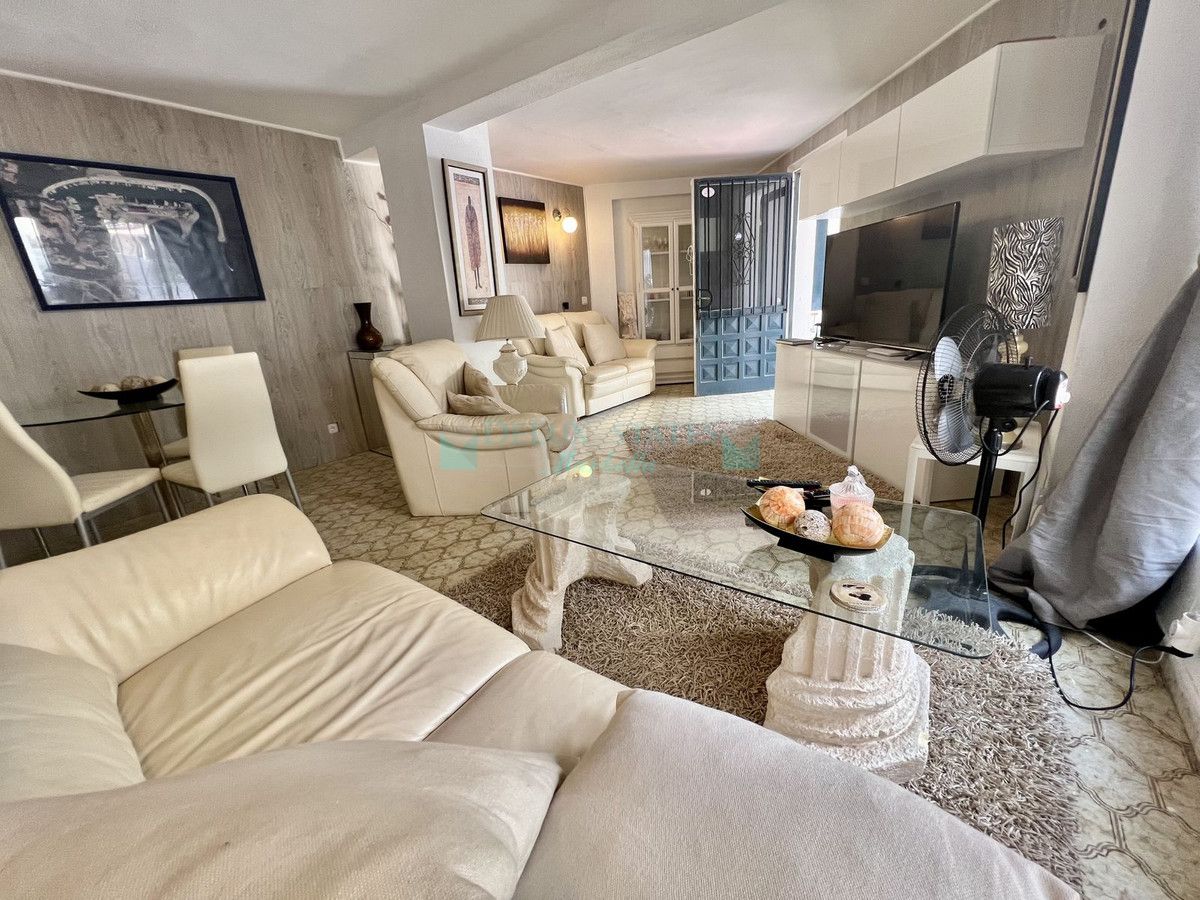 Shopping Centre for sale in Cabopino, Marbella East