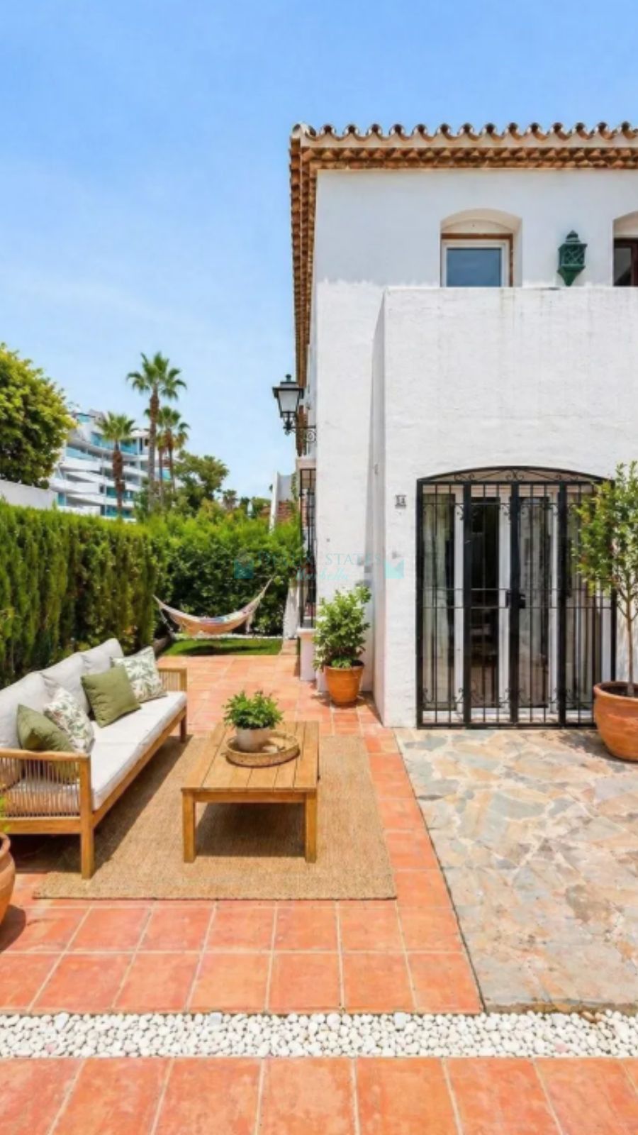 Ground Floor Apartment for sale in El Paraiso, Estepona