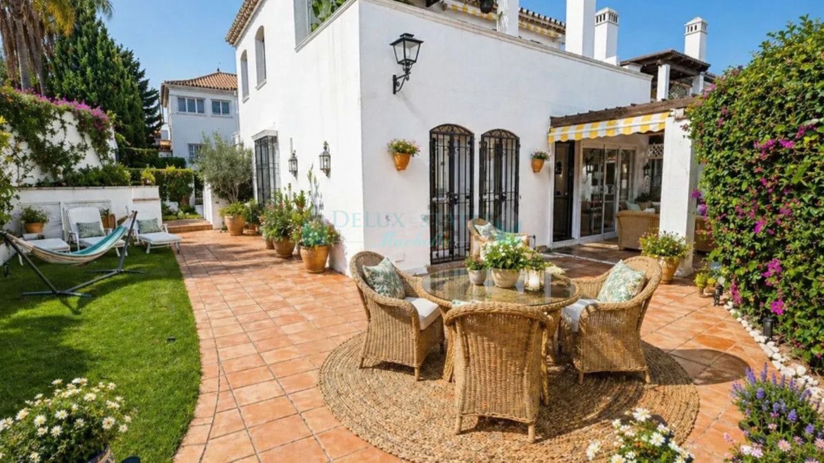 Ground Floor Apartment for sale in El Paraiso, Estepona