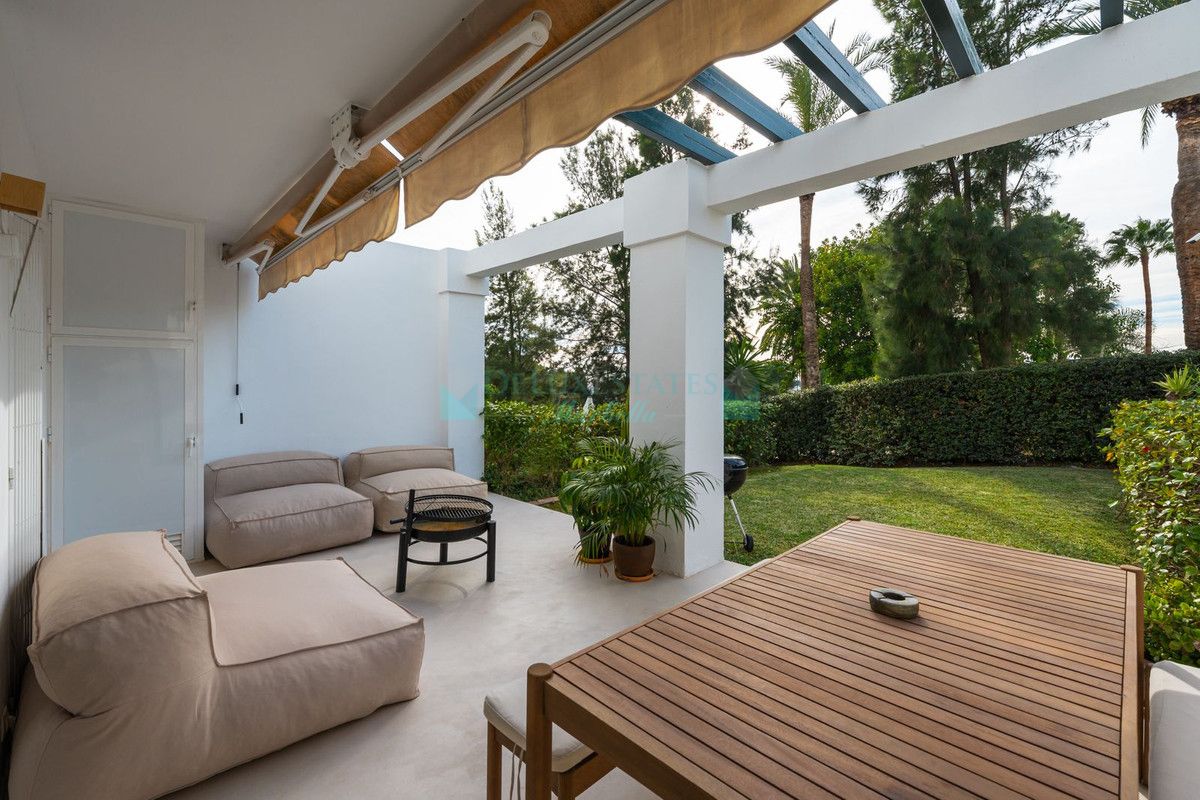 Ground Floor Apartment for sale in La Quinta, Benahavis