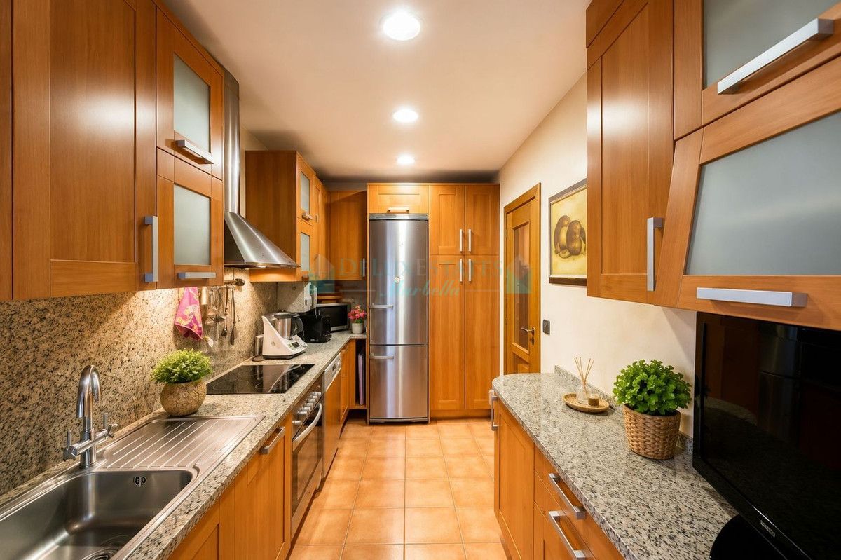 Apartment for rent in Selwo, Estepona