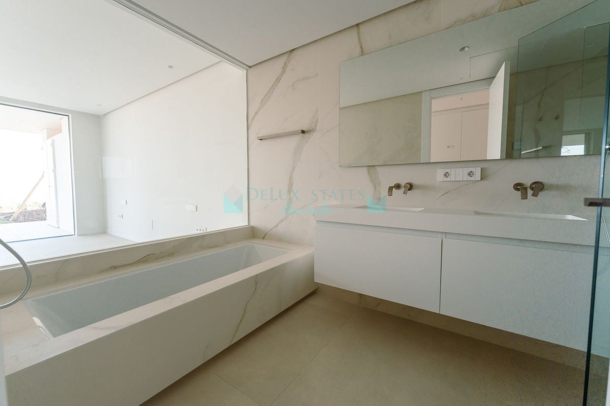 Ground Floor Apartment for sale in Ojen