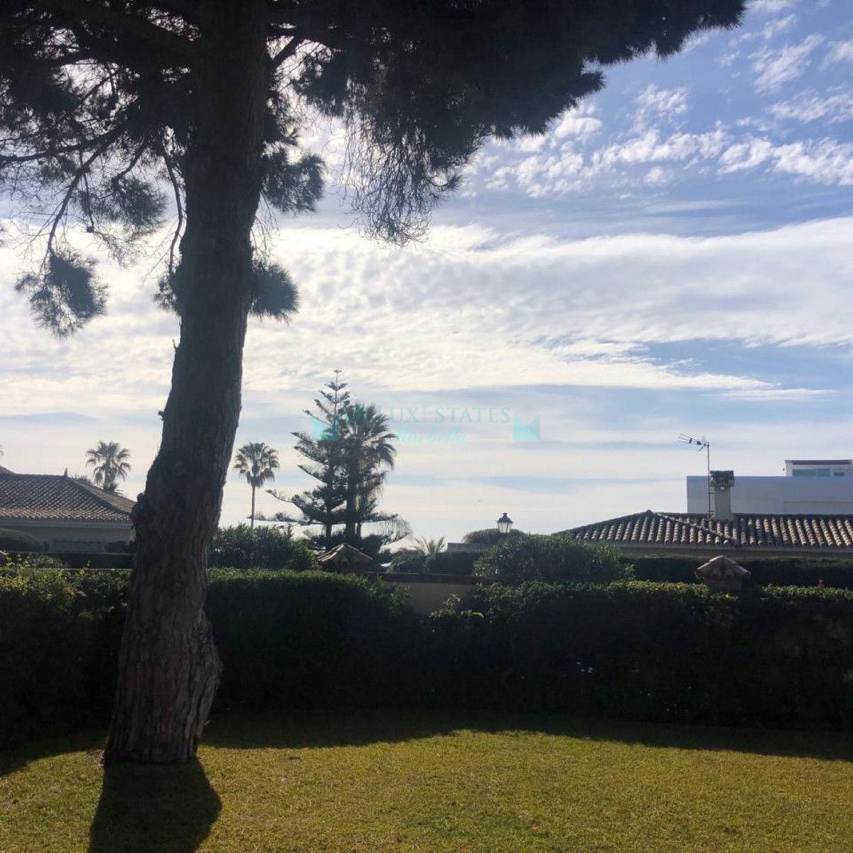 Finca for sale in Estepona