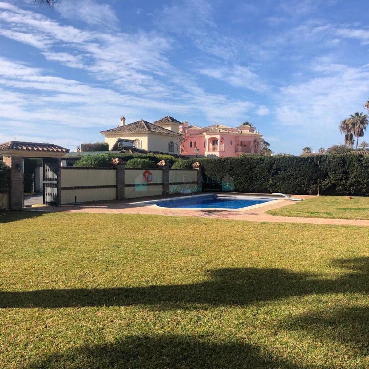 Finca for sale in Estepona
