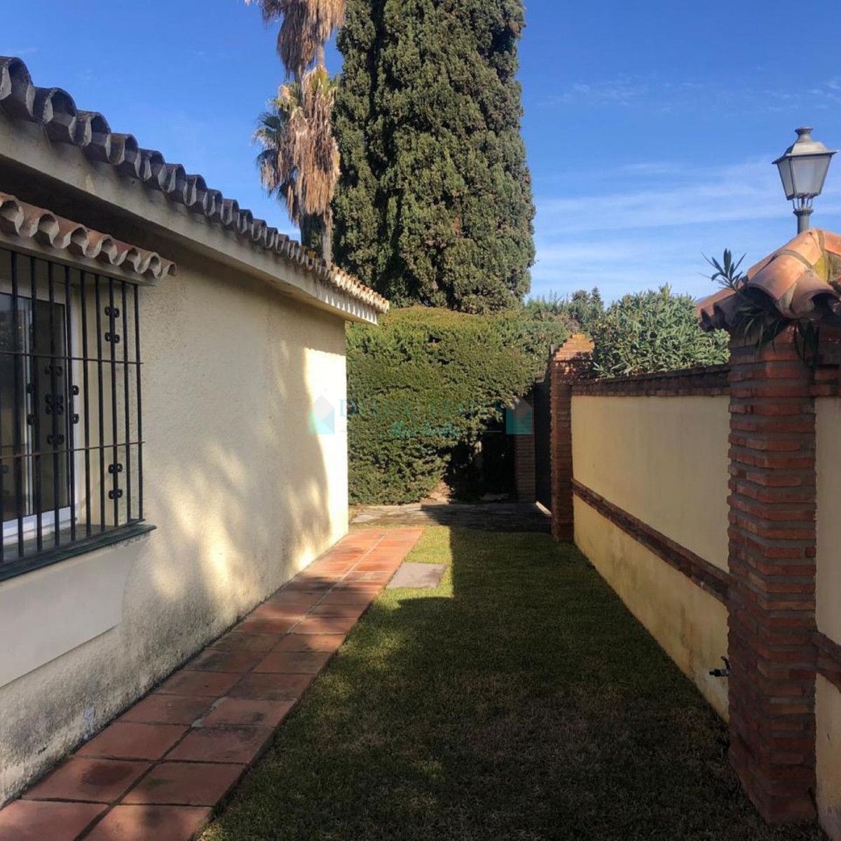 Finca for sale in Estepona