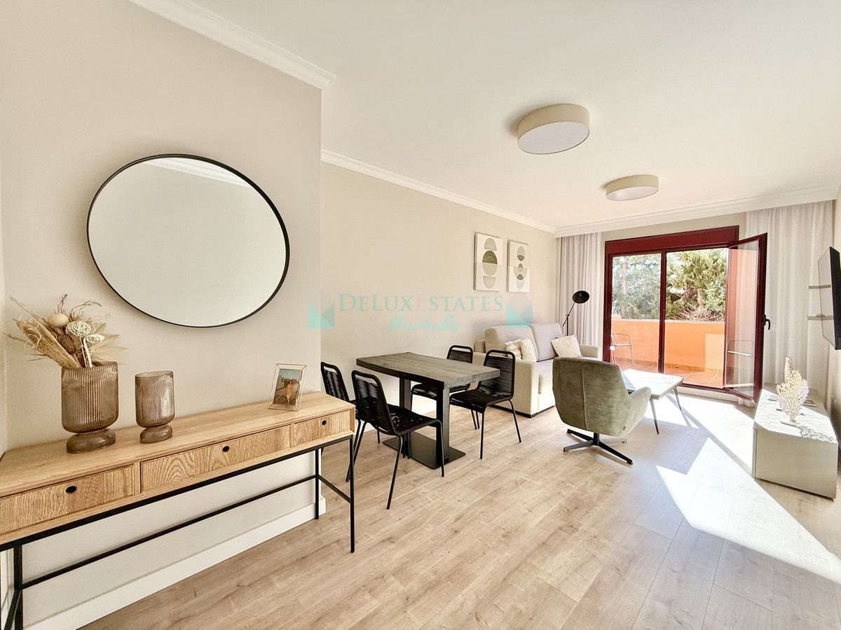 Apartment for sale in Benahavis