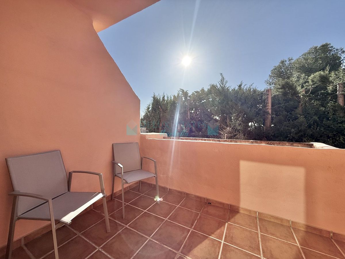 Apartment for sale in Benahavis