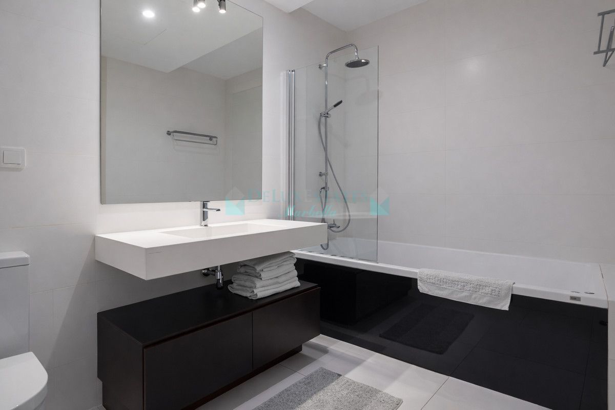 Apartment for rent in Benahavis