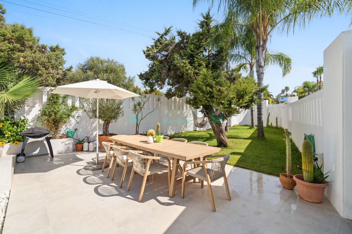 Villa for sale in Marbesa, Marbella East