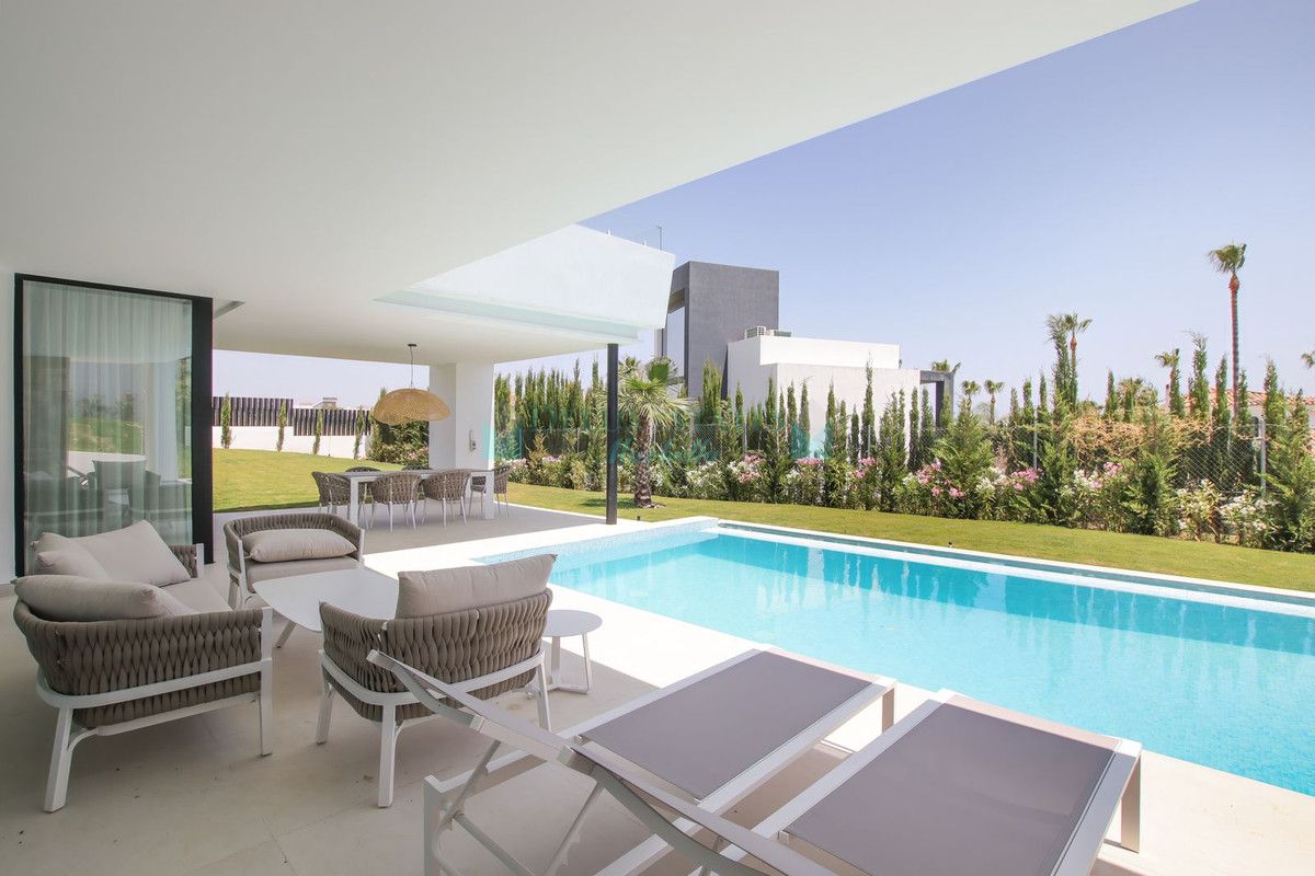 Villa for sale in Valle Romano, Estepona